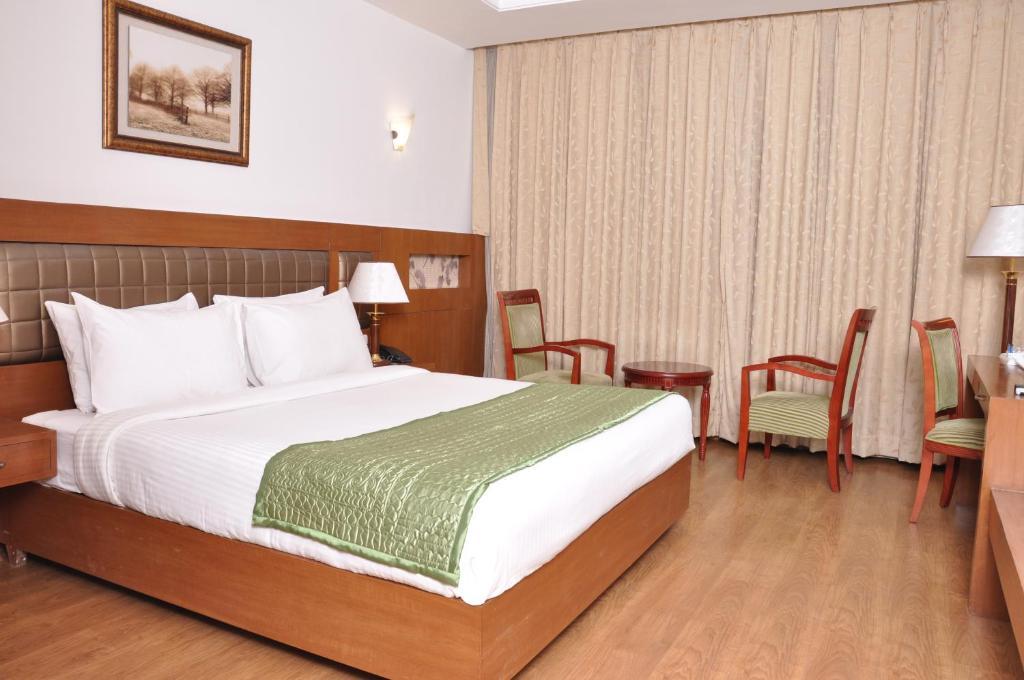 Lilywhite Hotel Ню Делхи Екстериор снимка